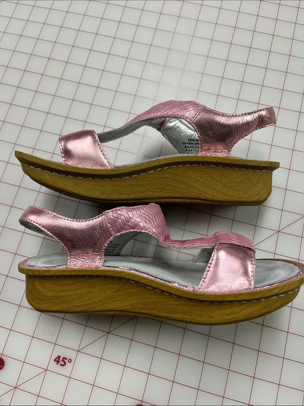 ALEGRIA Kendra Summer Beach Metallic Leather Pink T-Strap Wedge Slip-On Sandal 8